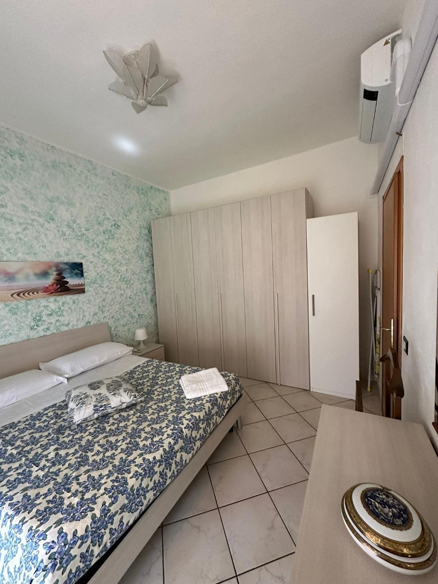 La Casa Di Nonna Ottorina Apartment เวนตูรีนา แตร์เม ภายนอก รูปภาพ