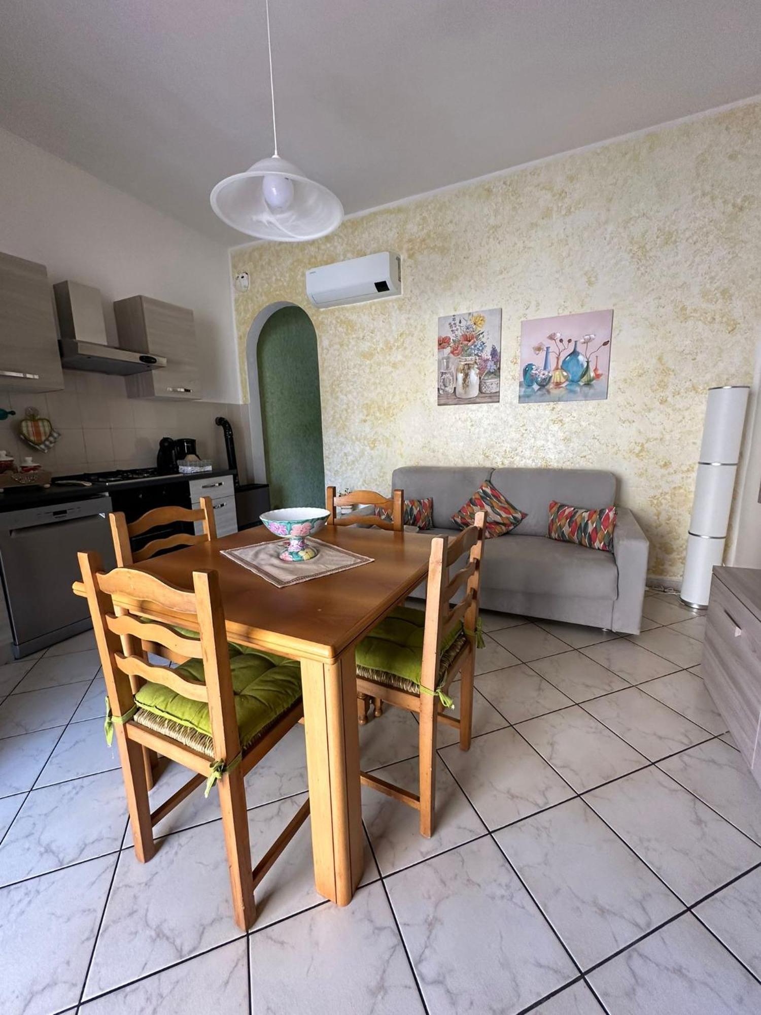 La Casa Di Nonna Ottorina Apartment เวนตูรีนา แตร์เม ภายนอก รูปภาพ