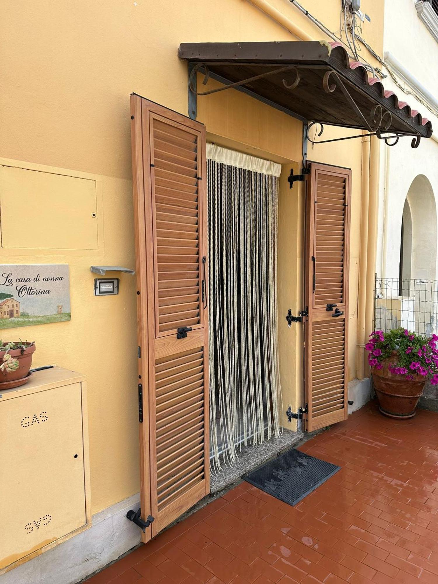 La Casa Di Nonna Ottorina Apartment เวนตูรีนา แตร์เม ภายนอก รูปภาพ
