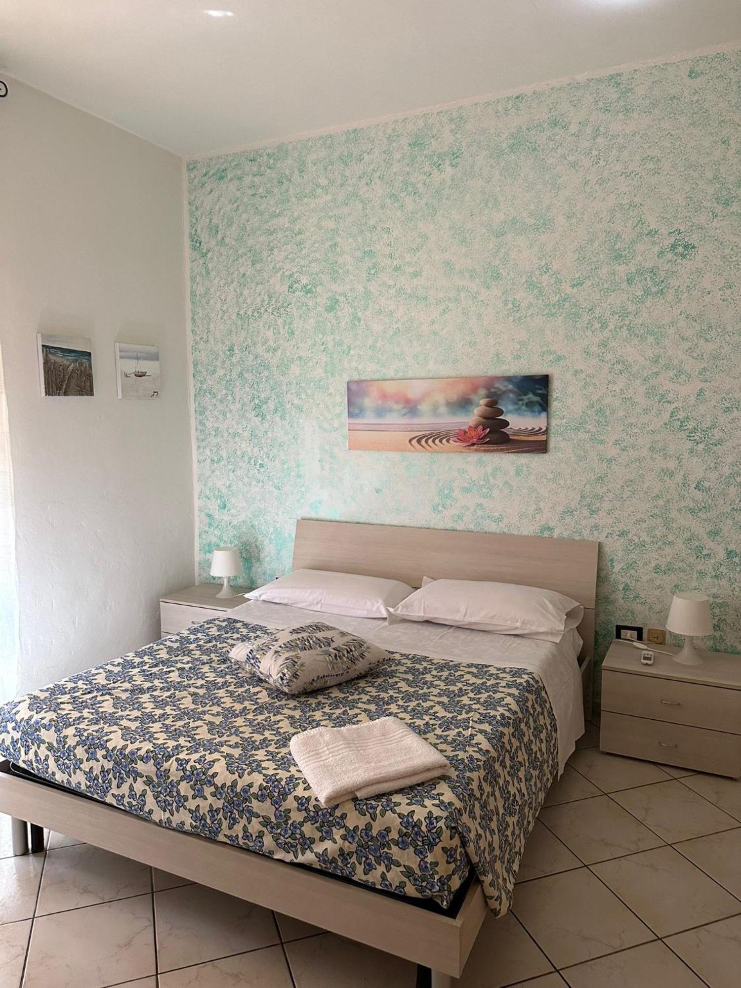 La Casa Di Nonna Ottorina Apartment เวนตูรีนา แตร์เม ภายนอก รูปภาพ
