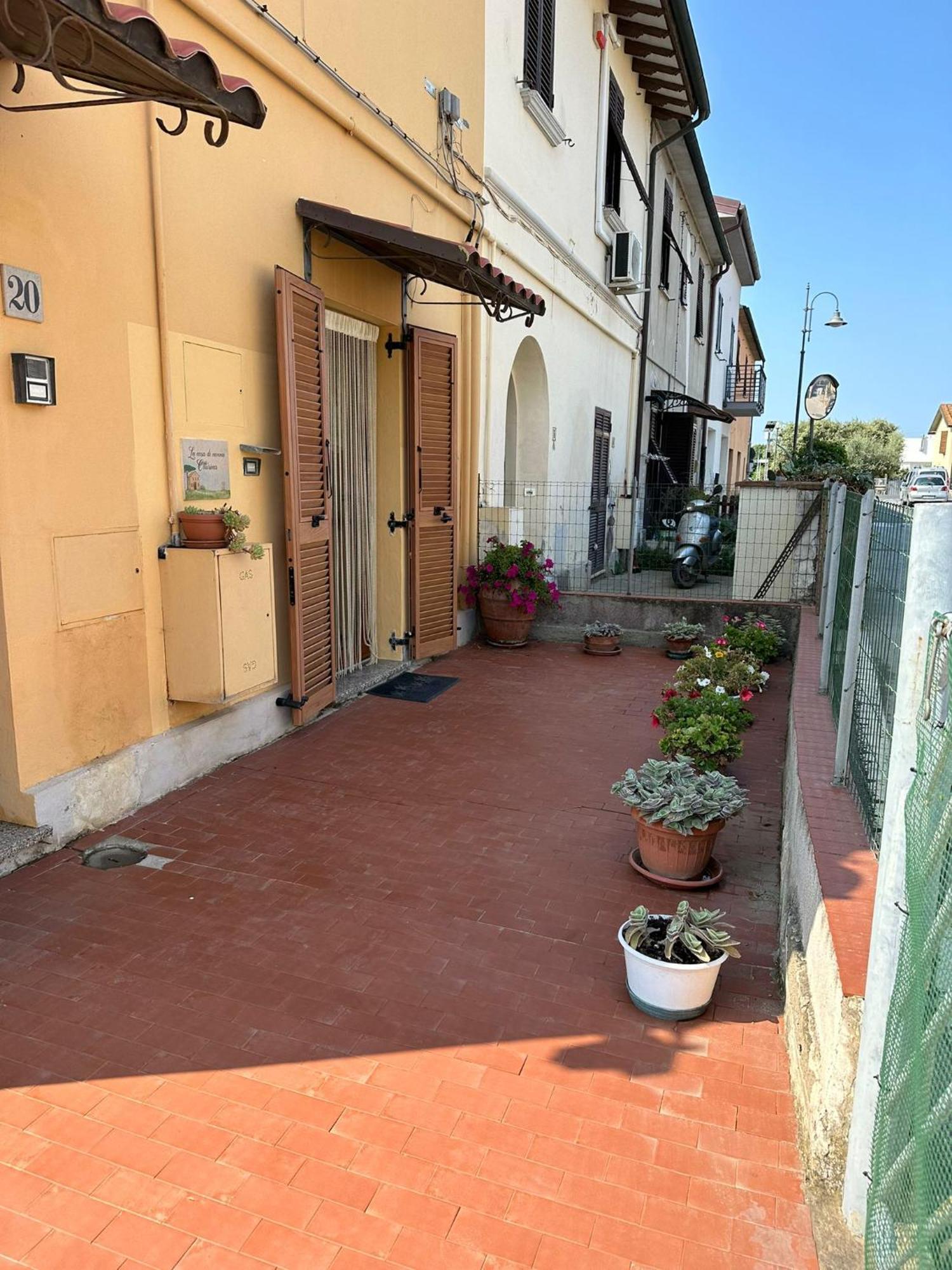 La Casa Di Nonna Ottorina Apartment เวนตูรีนา แตร์เม ภายนอก รูปภาพ