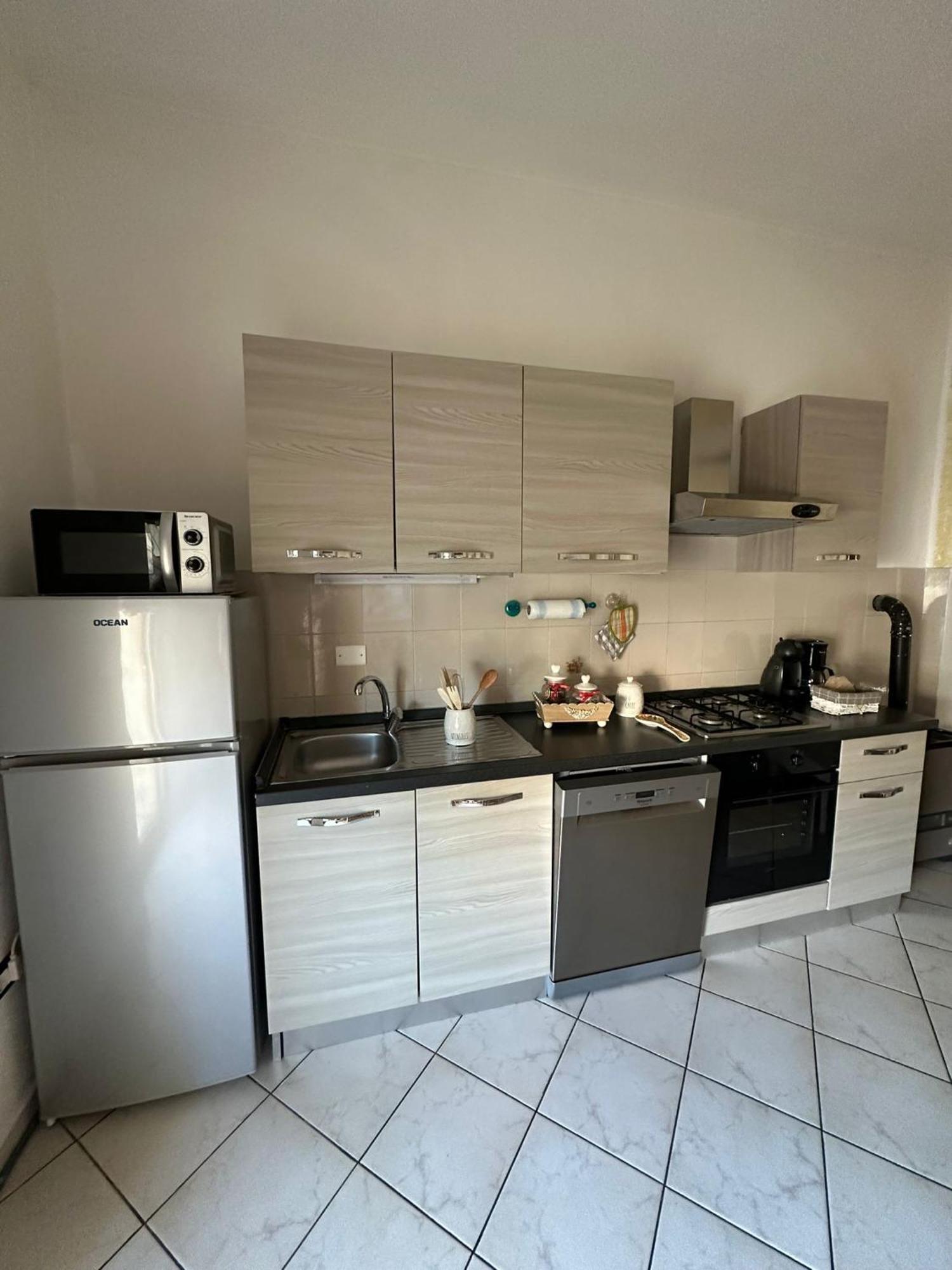 La Casa Di Nonna Ottorina Apartment เวนตูรีนา แตร์เม ภายนอก รูปภาพ
