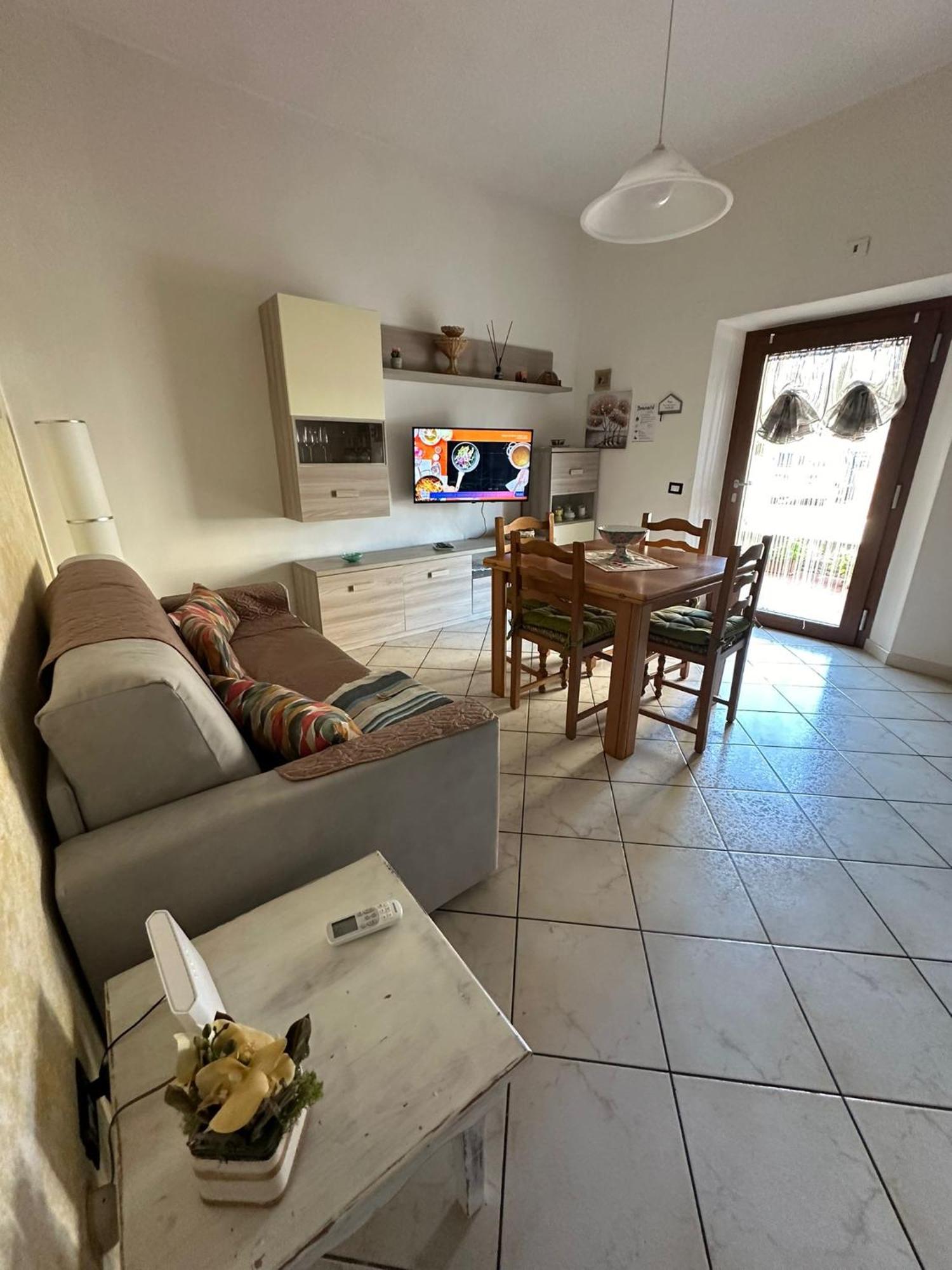La Casa Di Nonna Ottorina Apartment เวนตูรีนา แตร์เม ภายนอก รูปภาพ